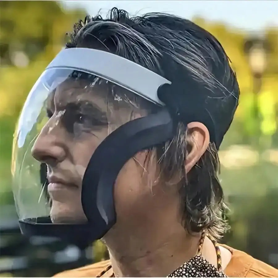 Adjustable durable plastic transparent face mask, suitable for work, kitchen, and outdoor use